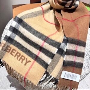 Burberry Classic Check Scarf in Beige and Black
